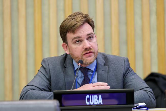Alejandro González, Cuba