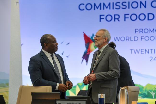 Kent Nnadozie, ITPGRFA Secretary, with CGRFA 20 Chair Benoit Girard, Canada