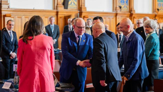 IISD ENB - Monaco 16 - Prince of Monaco greeting participants
