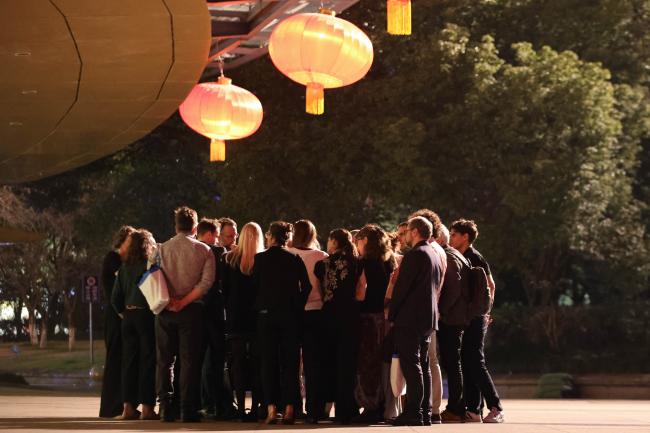 Evening huddle 