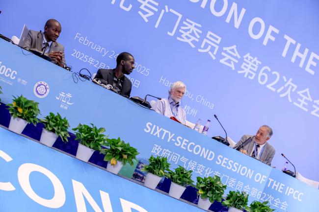 IPCC Vice-Chair Ladislaus Chang’a, Fredrick Ouma, Kenya, IPCC Chair Jim Skea and IPCC Secretary Abdalah Mokssit 