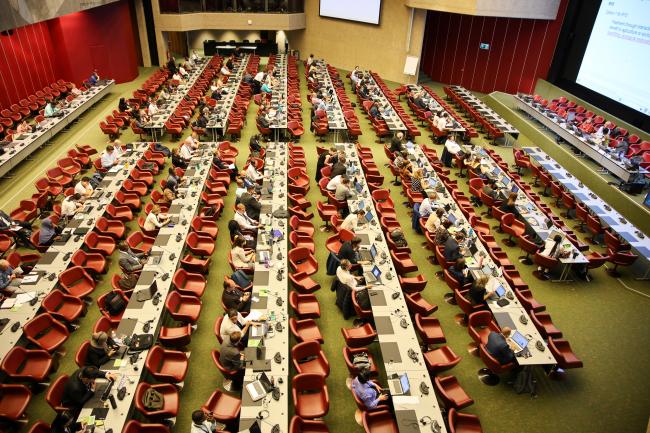 View of the room during a Contact Group on Basel Convention legal matters