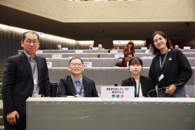Delegates from the Republic of Korea
