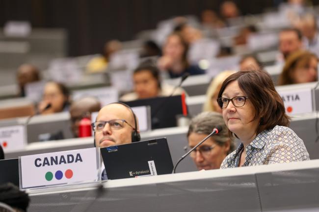 Isabelle Mayr, Canada
