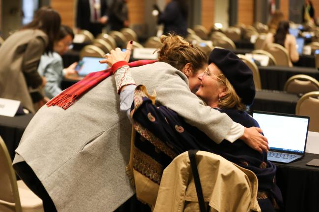 Delegates greet each other_3550_OEWG1_24Jun25_photo.jpg
