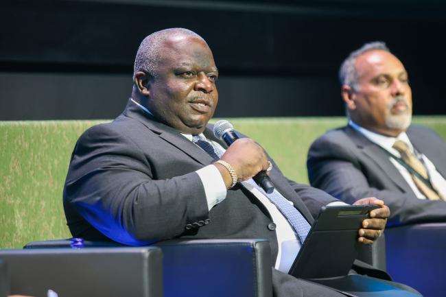  Leon Lundy, Minister, State Office, The Bahamas 