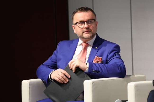 Michał Robert Chołody, The Right Bite 