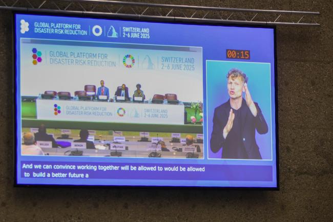 Interpretation in sign language was available at all times during the events. 