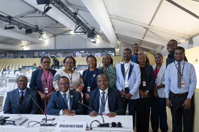 Family photo of the Tanzanian delegation with Philip Isdor Mpango, Vice President, Tanzania (center)