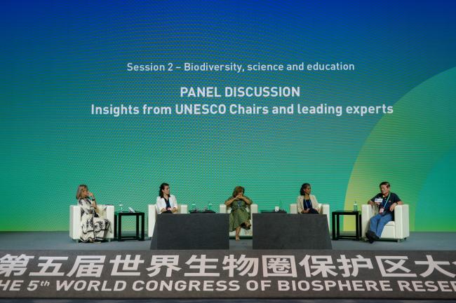 Session 2 – Biodiversity, science and education 