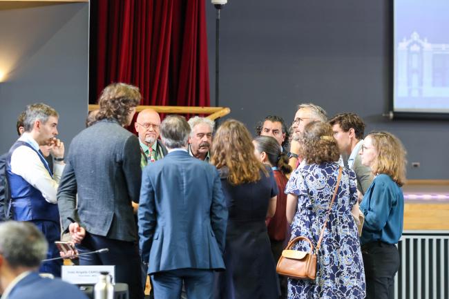 EU huddle 
