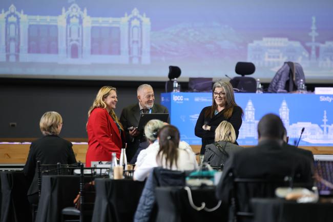 IPCC Secretariat consults