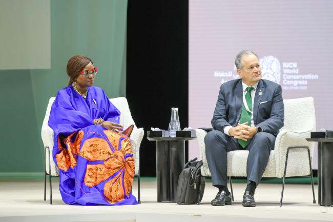 Musonda Mumba, Secretary General, Convention on Wetlands, and Juan Carlos Navarro, Minister of Environment, Panama 