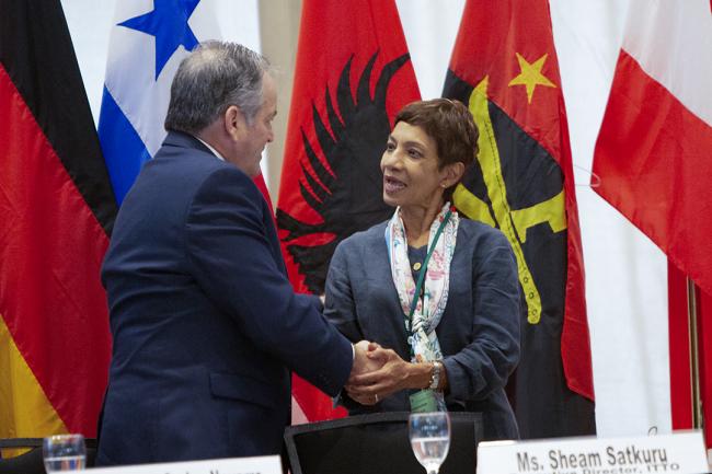 Juan Carlos Navarro, Minister of the Environment, Panama, and Sheam Satkuru, ITTO Executive Director - ITTC61 - 27Oct2026