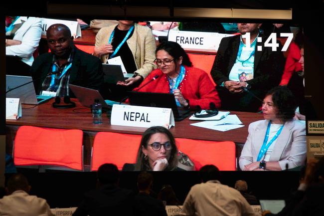 Delegation Nepal_ITPGRFA_GB11_24th_AndresC-200932
