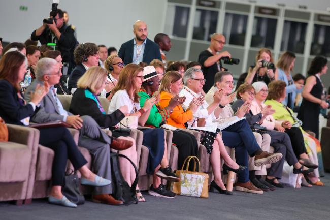 Participants applaud