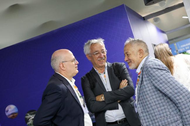Martial Bernoux, Senior Natural Resources Officer, FAO, Jean-Luc Chotte, Research Director, Institut de Recherche pour le Développement (IRD), and IPCC Secretary Abdallah Mokssit