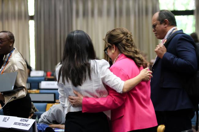 hug 