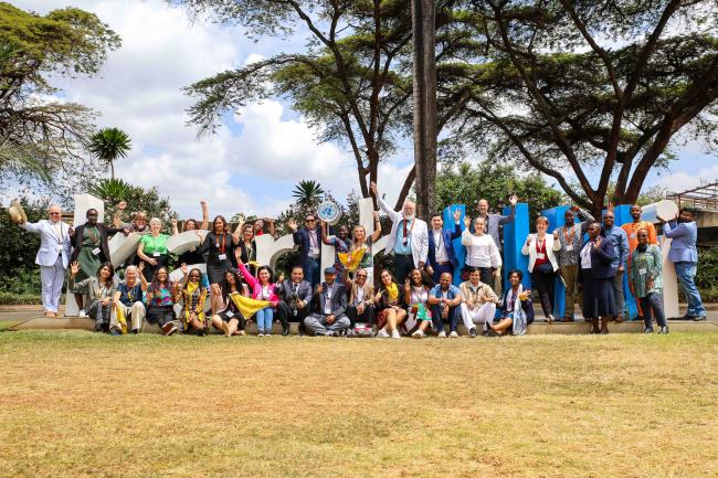 A family photo of the representatives of Major Groups 