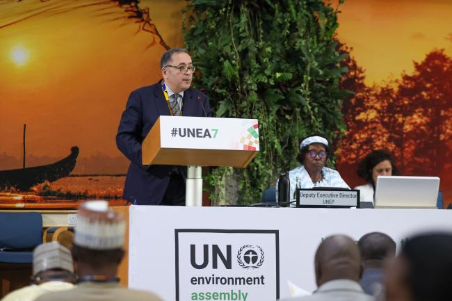 OECPR-7 Chair Sultan Hajiyev, Azerbaijan, reports the OECPR-7 progress to UNEA-7. 