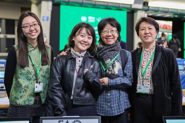 Delegates from China