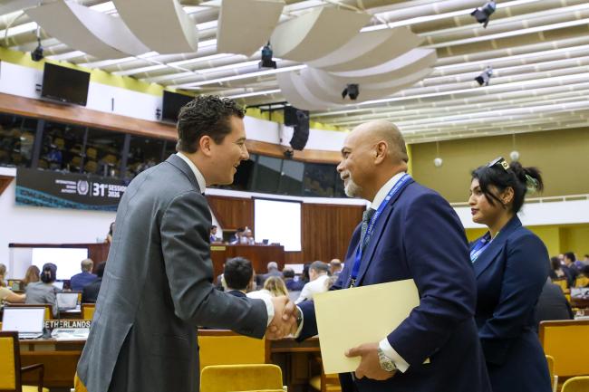 Oliver Whitehead, the Netherlands, and Lionel Rouwen Aingimea, Nauru 