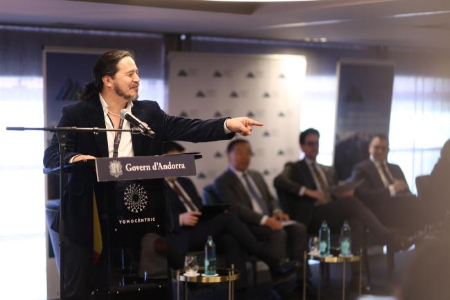 Moderator Hugo Mantilla-Malik, Centro de Estudios de Alta Montaña, University of Quindío, Colombia
