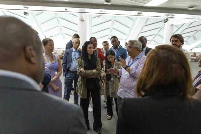 Delegates consult 