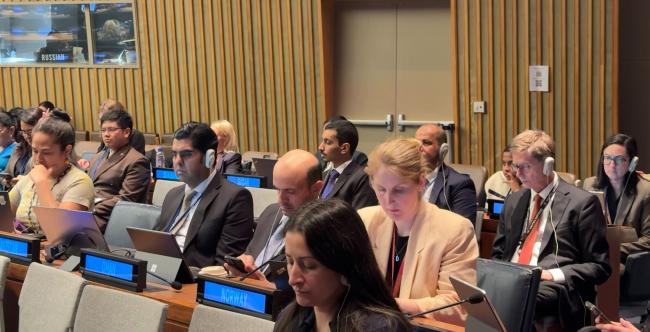 Delegates during the session on arrangements for the functioning of the Secretariat