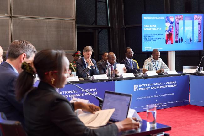 Speakers during the Roundtable 1.1_ViennaEnergyForum_9April26