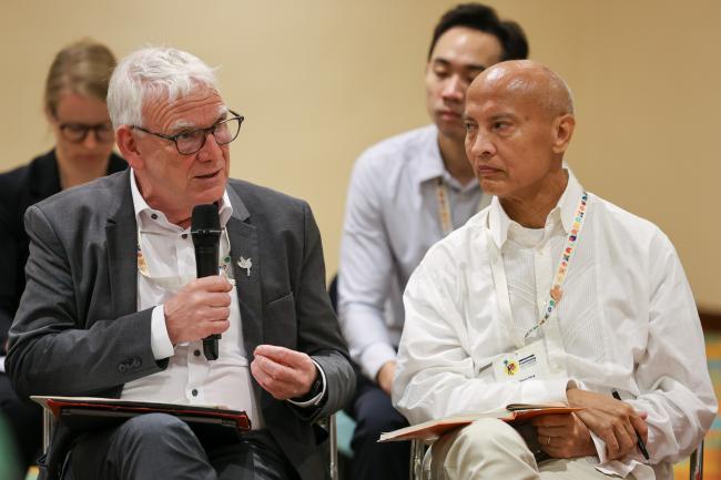 Jochen Flasbarth, State Secretary, Federal Ministry for the Environment, Climate Action, Nature Conservation, and Nuclear Safety, Germany, and Joseph Teo, Singapore