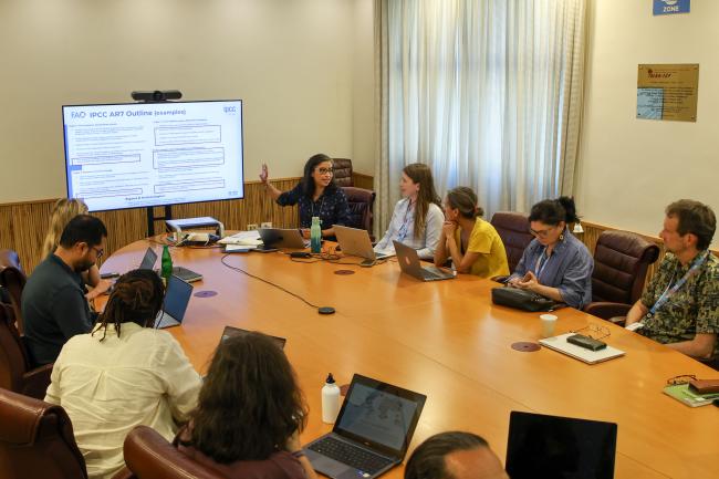 A view of the room during the breakout session on metrics, evidence and cross Working Group framing issues 