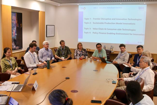 A view of the room during the breakout session on innovation, technological solutions 