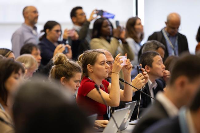 The room is filled to capacity as delegates listen to the COP 30 Presidency discuss the roadmap for transitioning away from fossil fuels